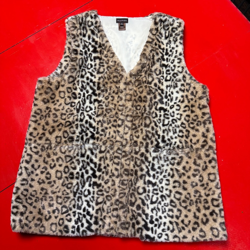 LIKE NEW MULTIPLES FURY LONG VEST WITH POCKETS